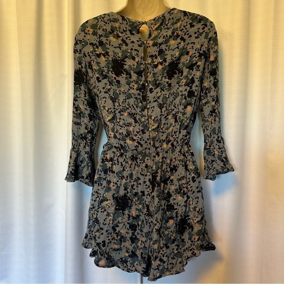 FREE PEOPLE Romper ALL THE RIGHT RUFFLES BLUE Floral Size Small Boho Festival - Picture 5 of 15